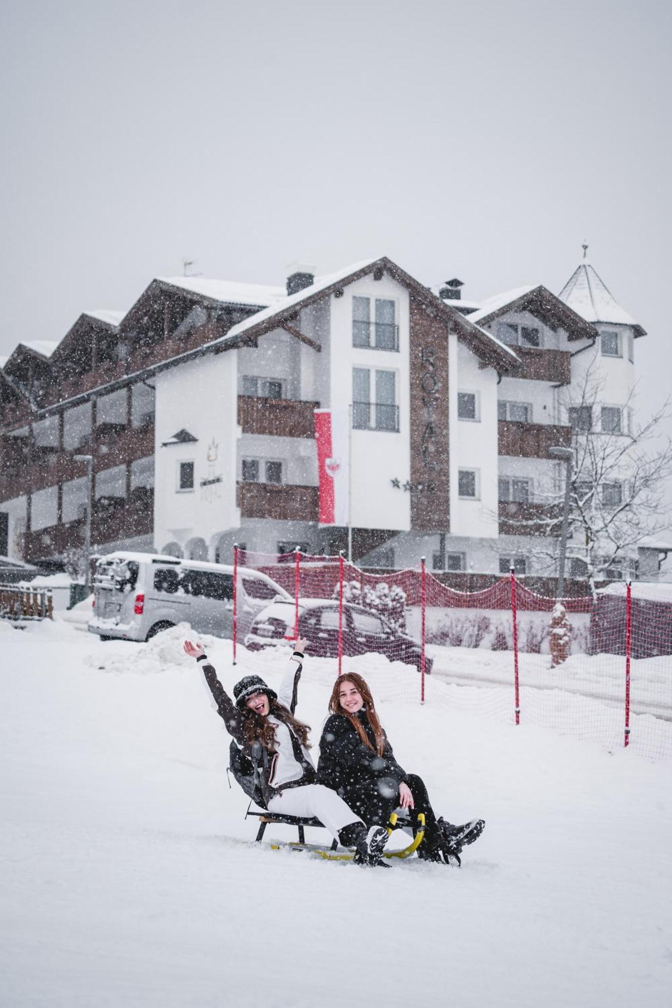 Hotel Royal Und Ferienhaus Annabel Sexten Bagian luar foto