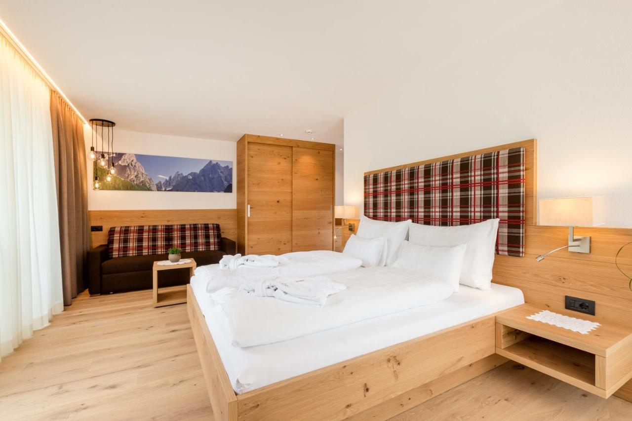 Hotel Royal Und Ferienhaus Annabel Sexten Bagian luar foto